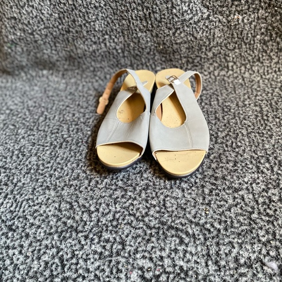 Shoes - Sandals 👡 ladies size 42 NWOT